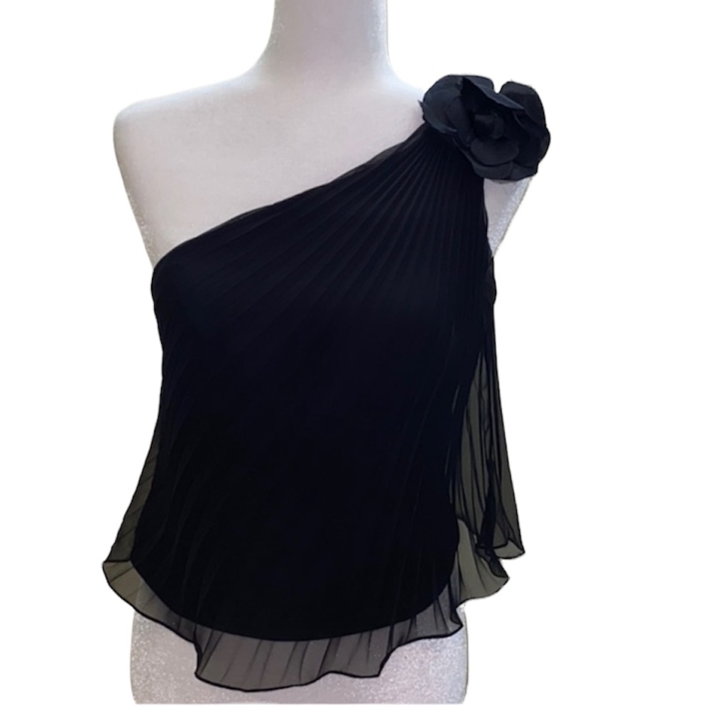 Kay Unger New York silk one shoulder flower brooch